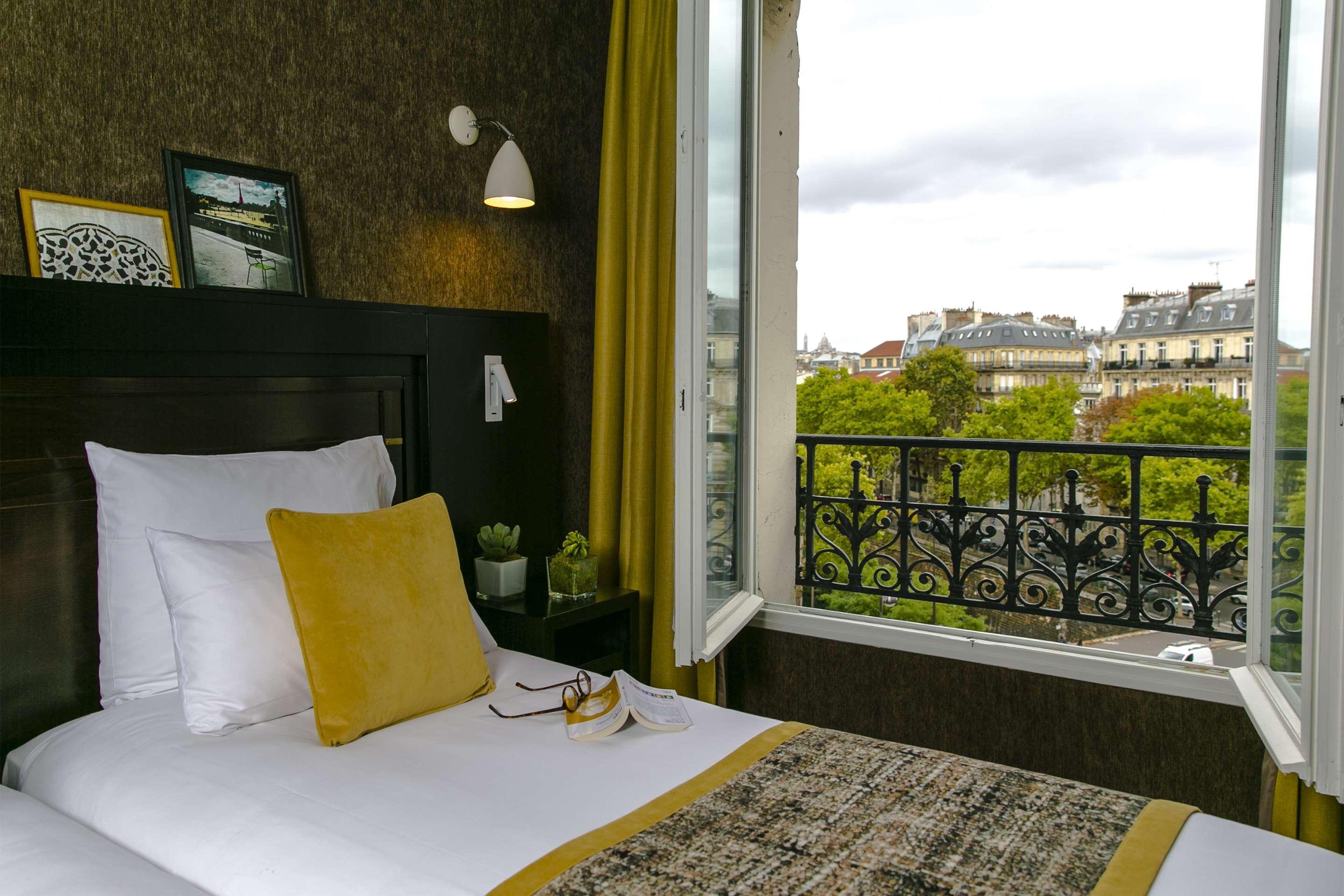 Hotel De Neuville Arc De Triomphe Paris Bagian luar foto